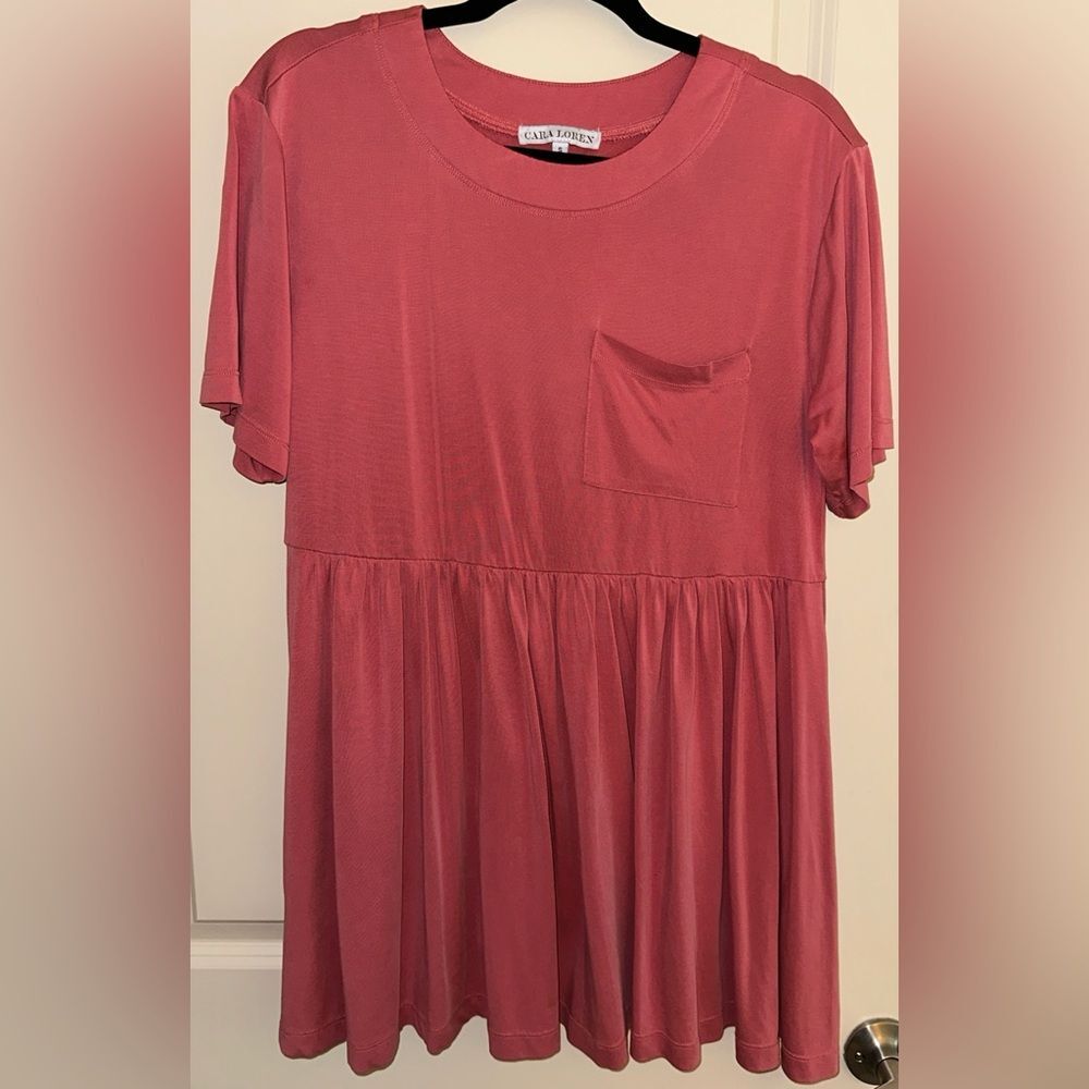 Cara Loren Coral Oversize Long Scoop neck top Women's Sz Small